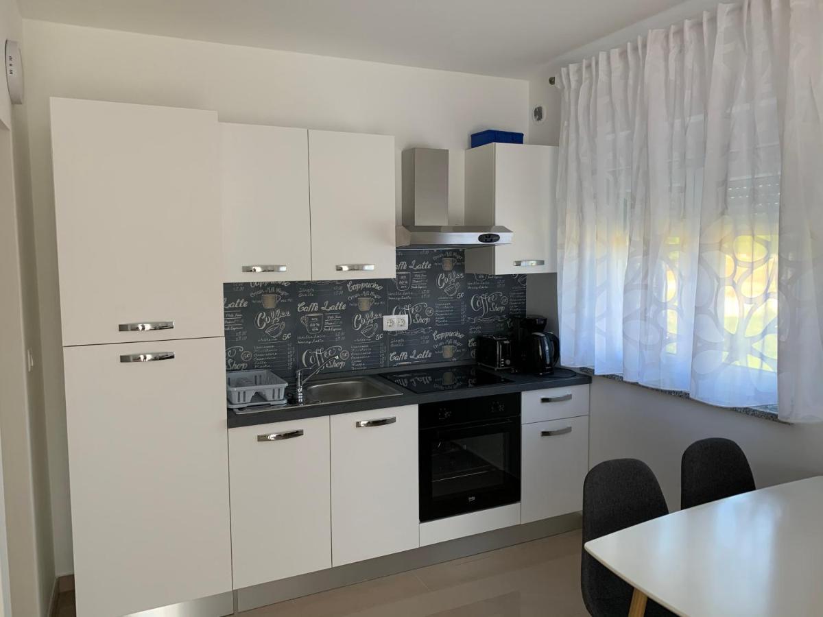 Apartamento Apartman Ki Pula Exterior foto