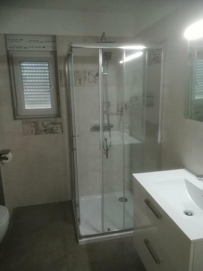 Apartamento Apartman Ki Pula Exterior foto